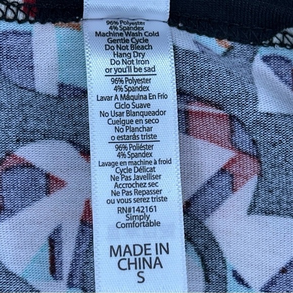 NEW LULAROE SMALL TOP BLACK COLORFUL FLORAL PRINT - Picture 10 of 12